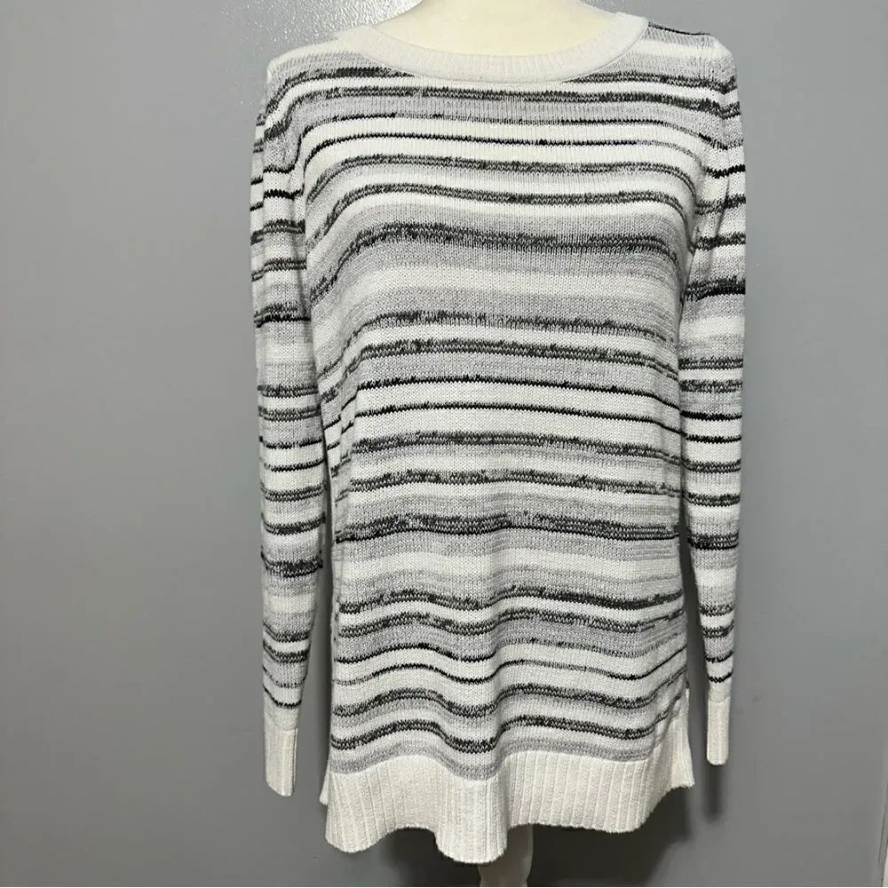 T by TALBOTS Striped Round Neck Long Sleeve sweater Size S